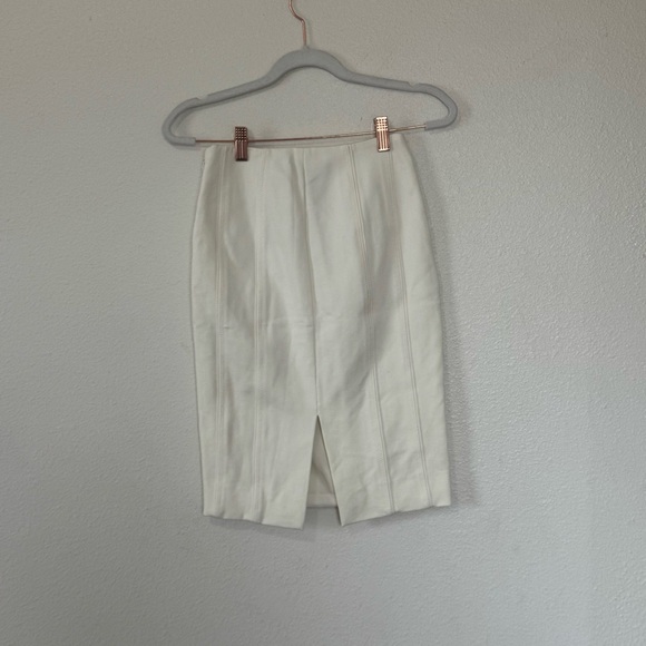 White House Black Market Pencil Skirt Cream Stretch Knit PETITE 00P - Picture 2 of 8